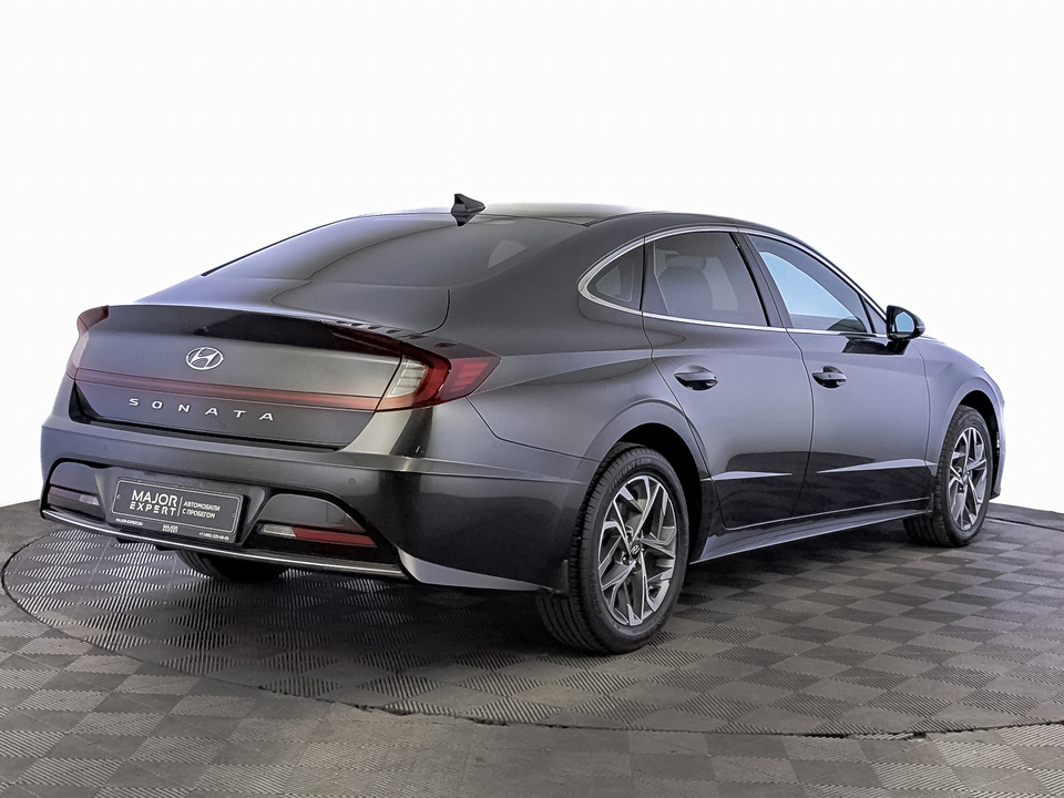 car-card-slide Hyundai Sonata 2021 60 083км фото №5