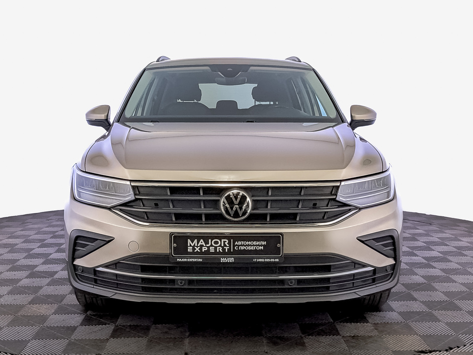 car-card-slide Volkswagen Tiguan 2021 96 071км фото №2