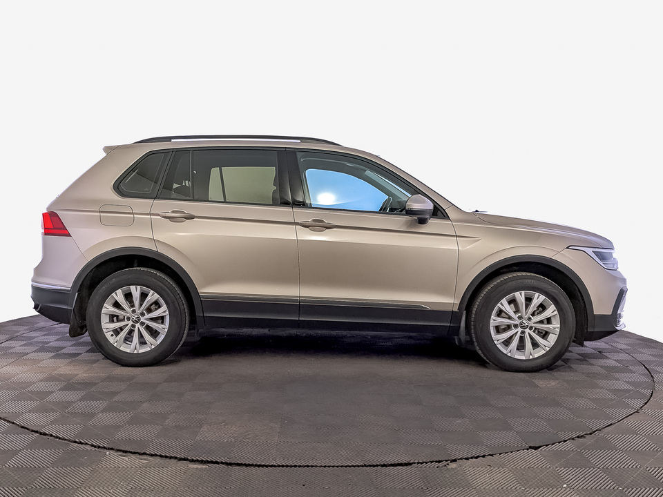 car-card-slide Volkswagen Tiguan 2021 96 071км фото №4