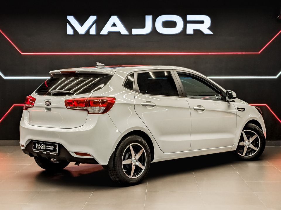 car-card-slide Kia Rio 2017 104 038км фото №5