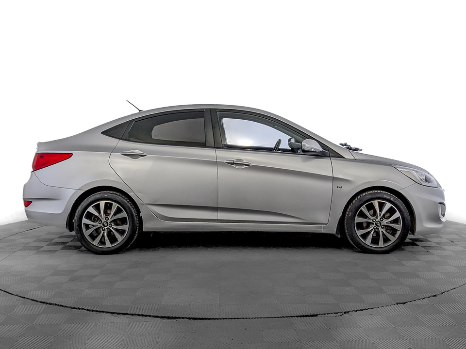 car-card-slide Hyundai Solaris 2013 137 449км фото №4