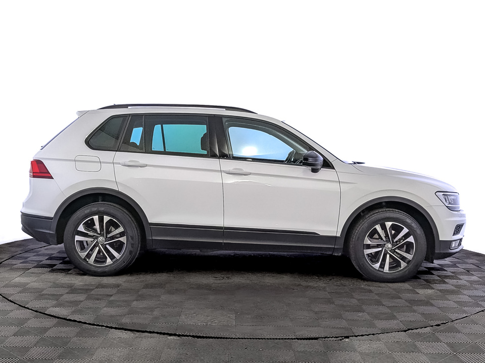 car-card-slide Volkswagen Tiguan 2020 54 391км фото №4