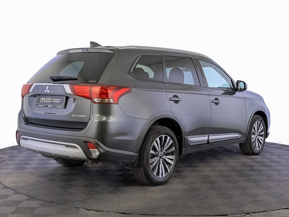 car-card-slide Mitsubishi Outlander 2019 53 424км фото №5