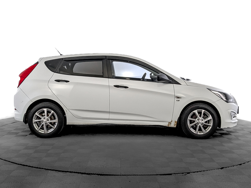 car-card-slide Hyundai Solaris 2014 124 658км фото №4