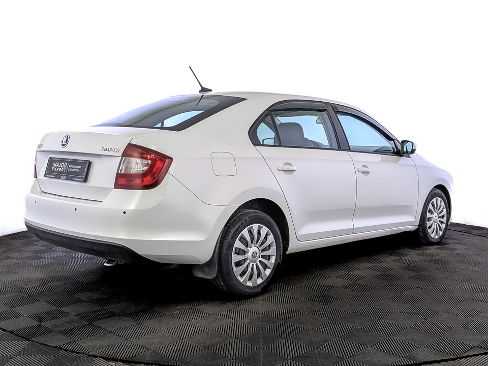 car-card-slide Skoda Rapid 2018 151 199км фото №5