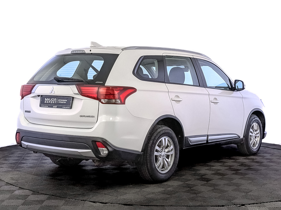 car-card-slide Mitsubishi Outlander 2017 155 000км фото №5