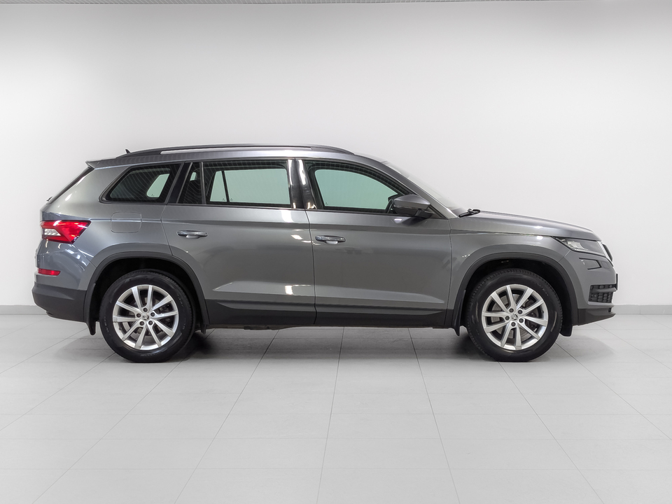 car-card-slide Skoda Kodiaq 2018 63 082км фото №4