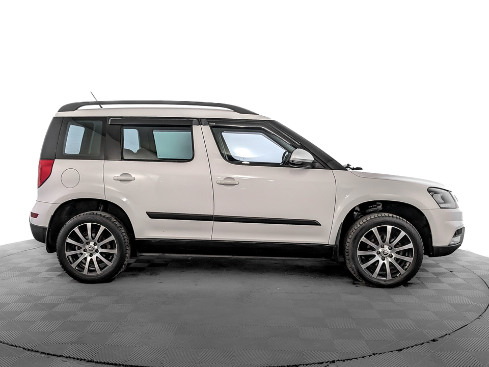 car-card-slide Skoda Yeti 2015 112 874км фото №4