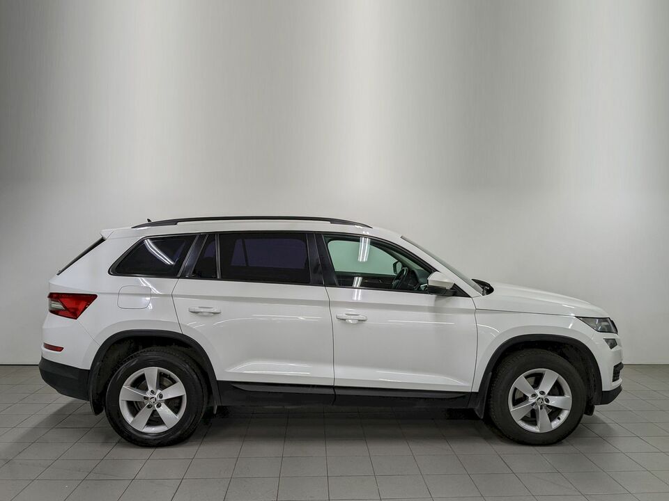 car-card-slide Skoda Kodiaq 2019 215 900км фото №4