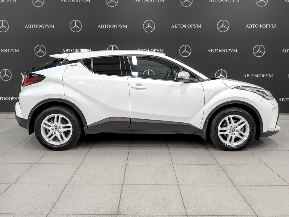 car-card-slide Toyota C-HR 2021 53 860км фото №4