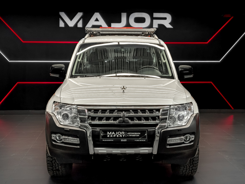 car-card-slide Mitsubishi Pajero 2020 46 152км фото №2