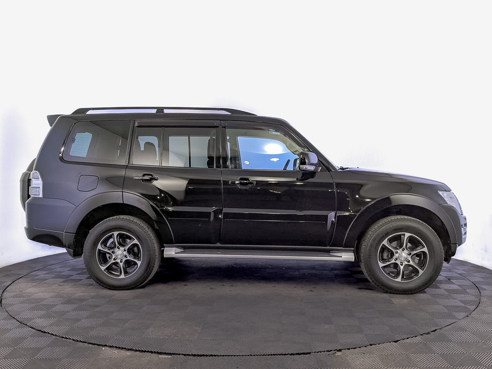car-card-slide Mitsubishi Pajero 2018 73 200км фото №4