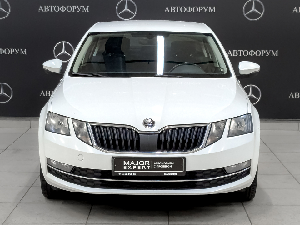 car-card-slide Skoda Octavia 2019 168 338км фото №2