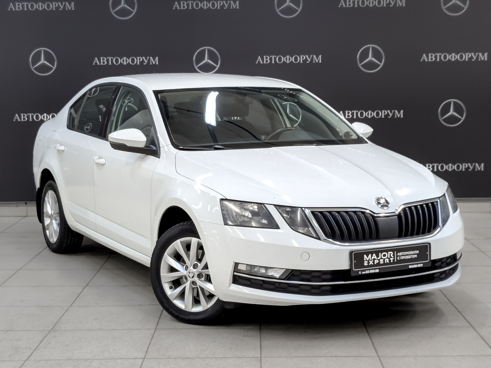 car-card-slide Skoda Octavia 2019 168 338км фото №3