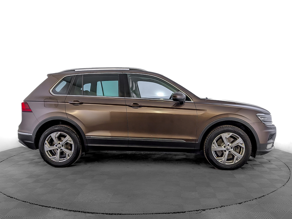car-card-slide Volkswagen Tiguan 2019 138 492км фото №4