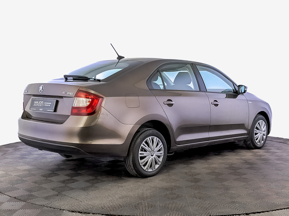 car-card-slide Skoda Rapid 2019 110 000км фото №5