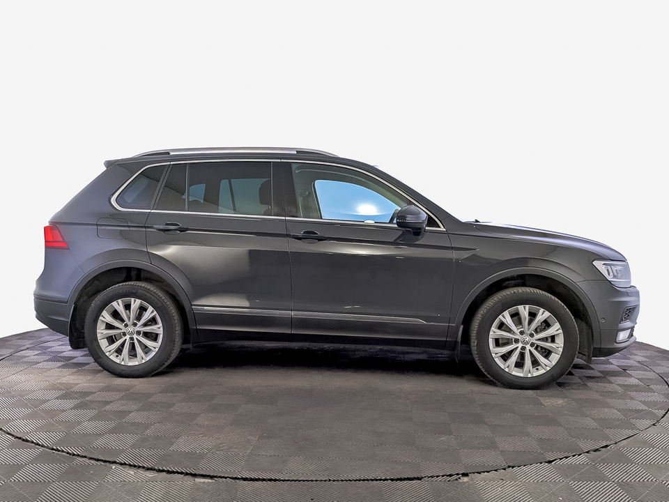 car-card-slide Volkswagen Tiguan 2017 203 910км фото №4