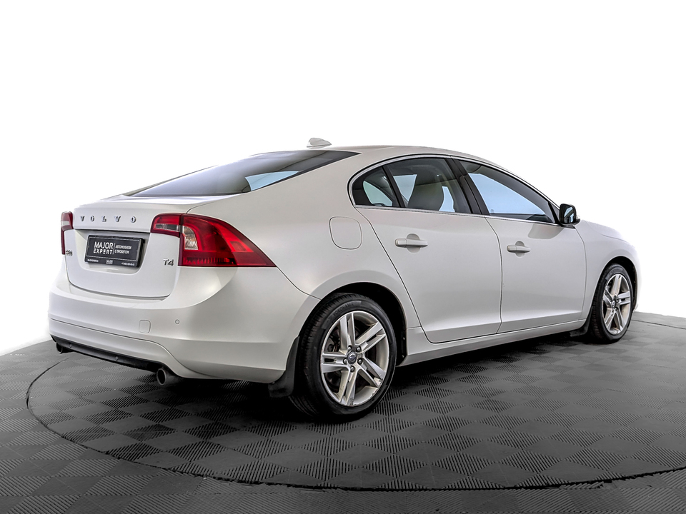 car-card-slide Volvo S60 2014 114 730км фото №5
