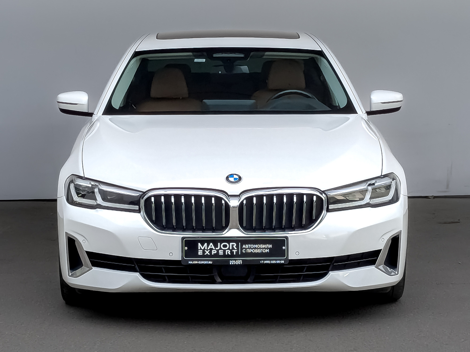 car-card-slide BMW 5 серии 2022 69 342км фото №2