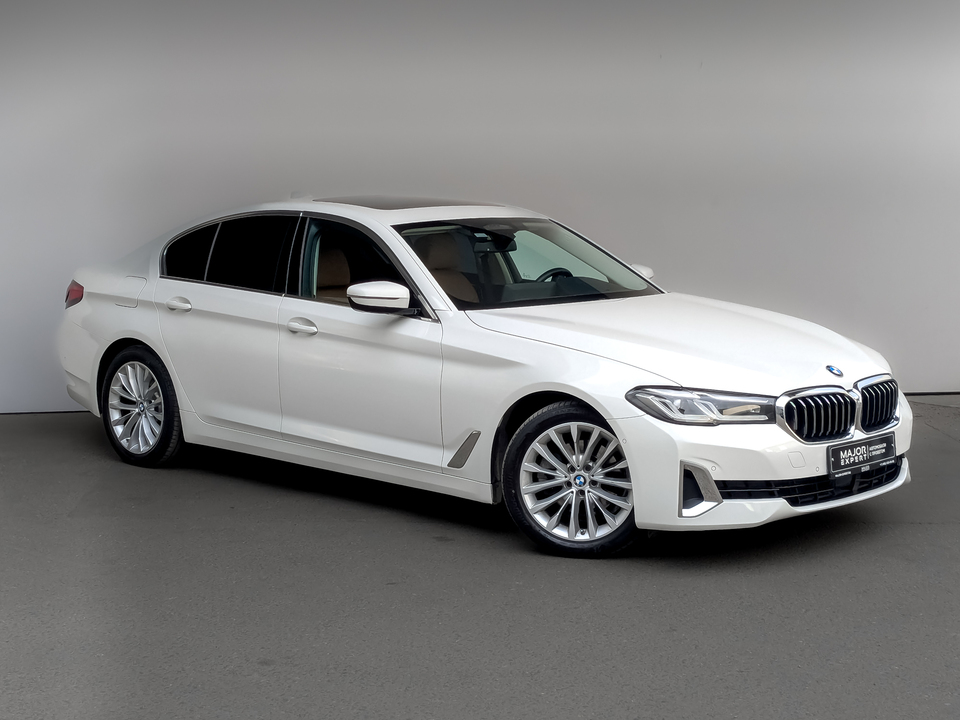 car-card-slide BMW 5 серии 2022 69 342км фото №3