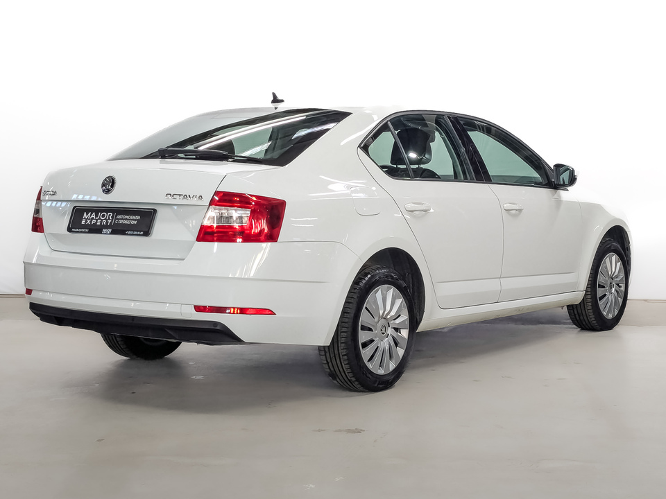car-card-slide Skoda Octavia 2020 84 909км фото №5