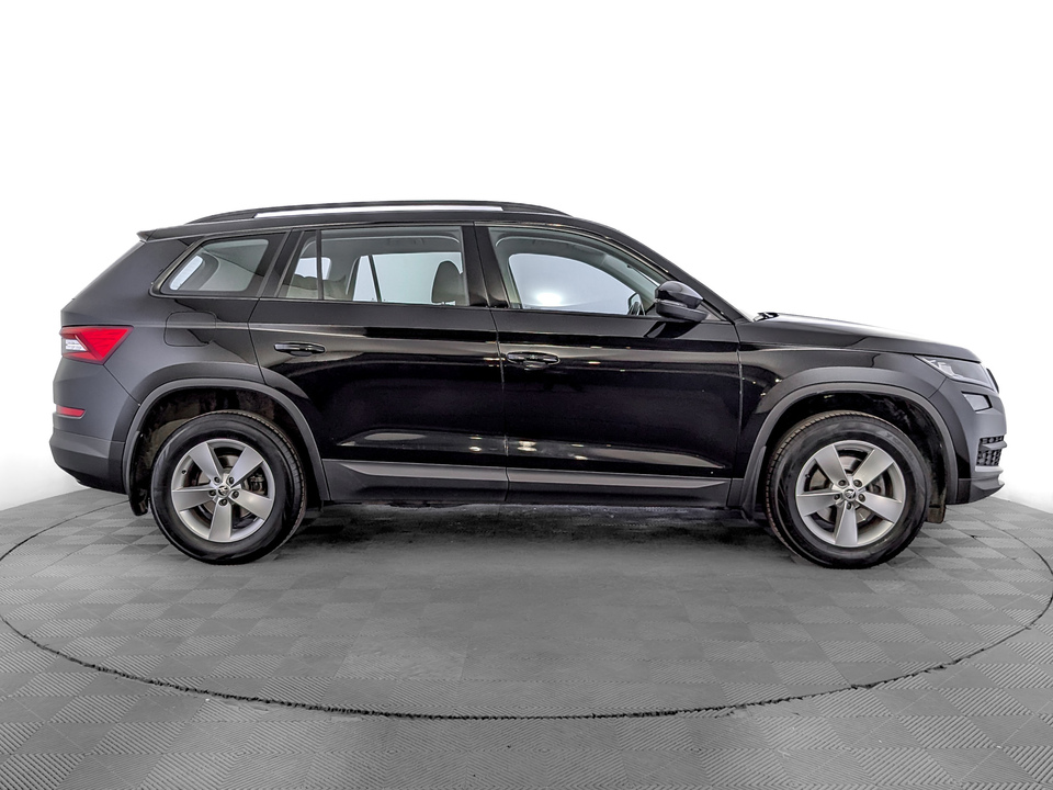 car-card-slide Skoda Kodiaq 2021 72 820км фото №4