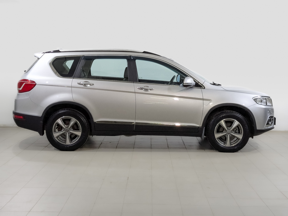 car-card-slide Haval H6 2017 48 811км фото №4