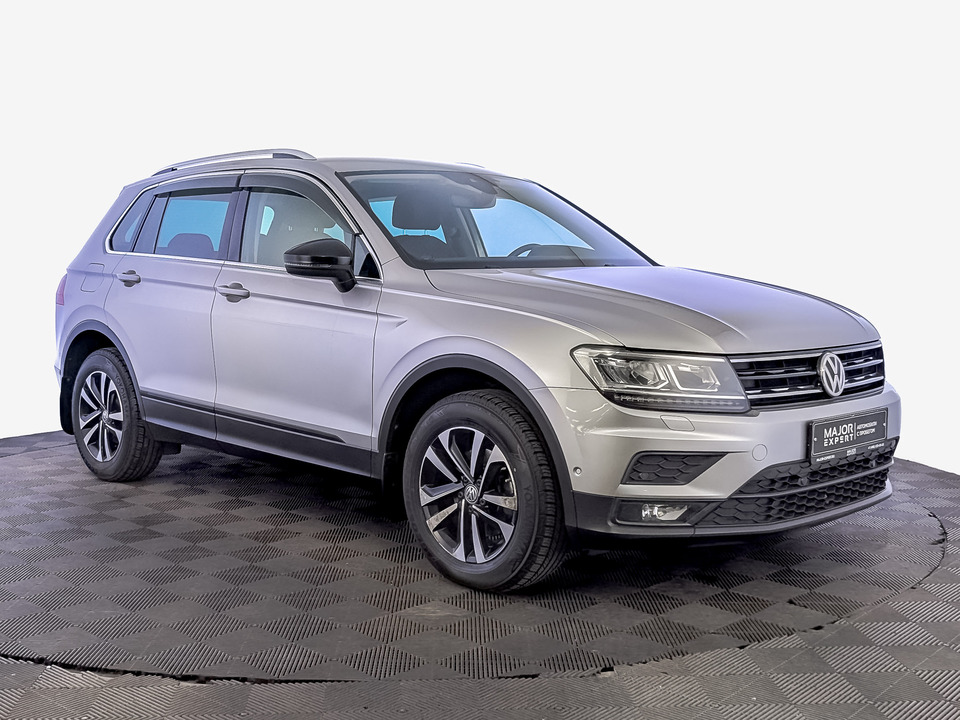 car-card-slide Volkswagen Tiguan 2019 81 862км фото №3