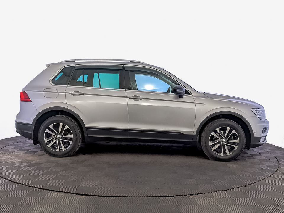 car-card-slide Volkswagen Tiguan 2019 81 862км фото №4