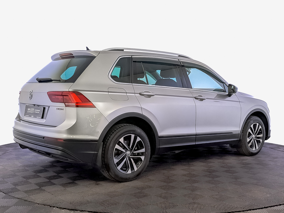 car-card-slide Volkswagen Tiguan 2019 81 862км фото №5
