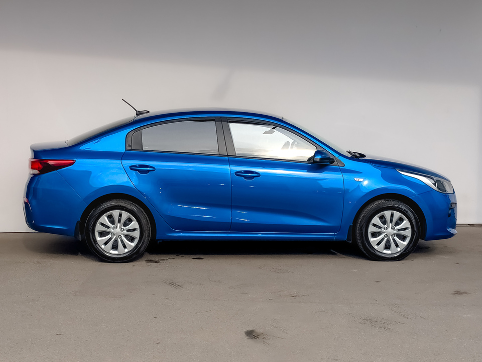 car-card-slide Kia Rio 2018 61 584км фото №4