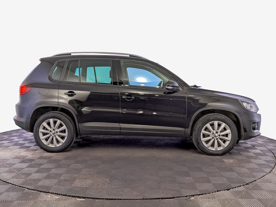car-card-slide Volkswagen Tiguan 2016 107 767км фото №4