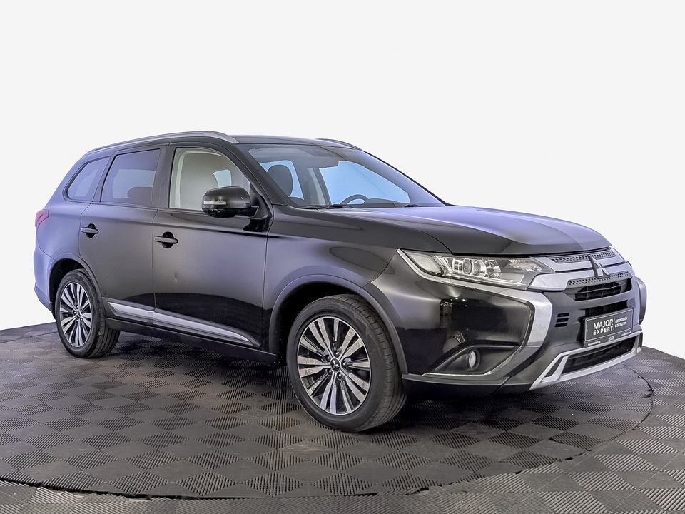 car-card-slide Mitsubishi Outlander 2019 178 898км фото №3