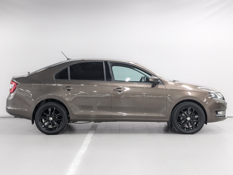 car-card-slide Skoda Rapid 2018 86 724км фото №4