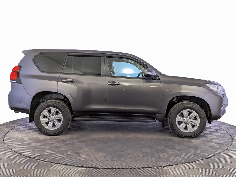 car-card-slide Toyota Land Cruiser Prado 2019 124 743км фото №4