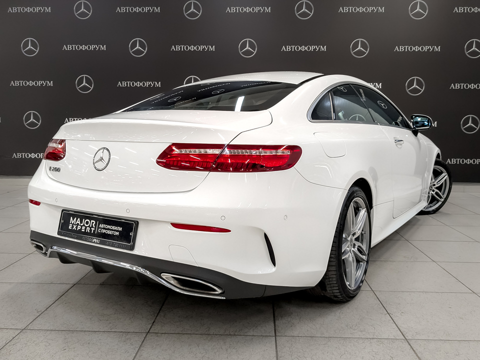 car-card-slide Mercedes-Benz E-Класс Купе 2017 110 000км фото №5
