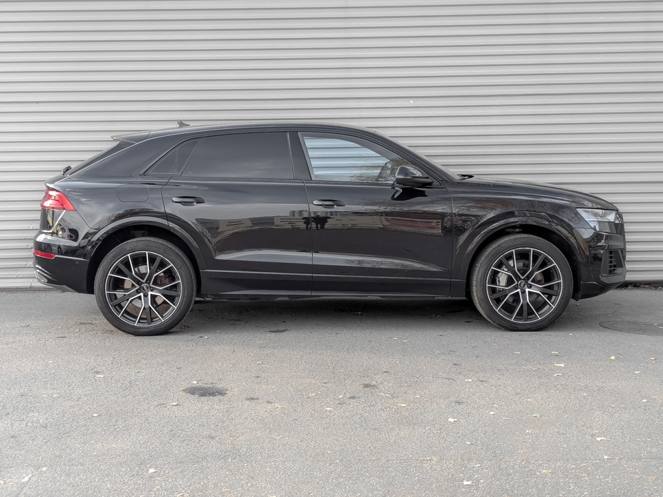 car-card-slide Audi Q8 2018 132 010км фото №4