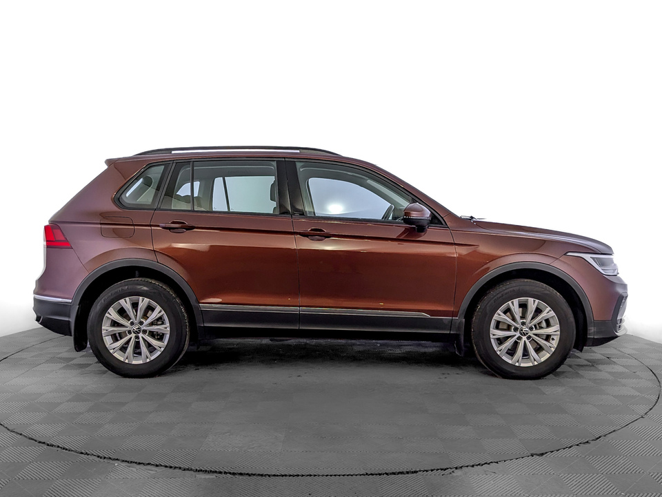 car-card-slide Volkswagen Tiguan 2021 77 757км фото №4