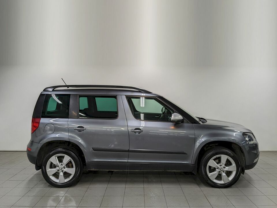 car-card-slide Skoda Yeti 2015 126 049км фото №4