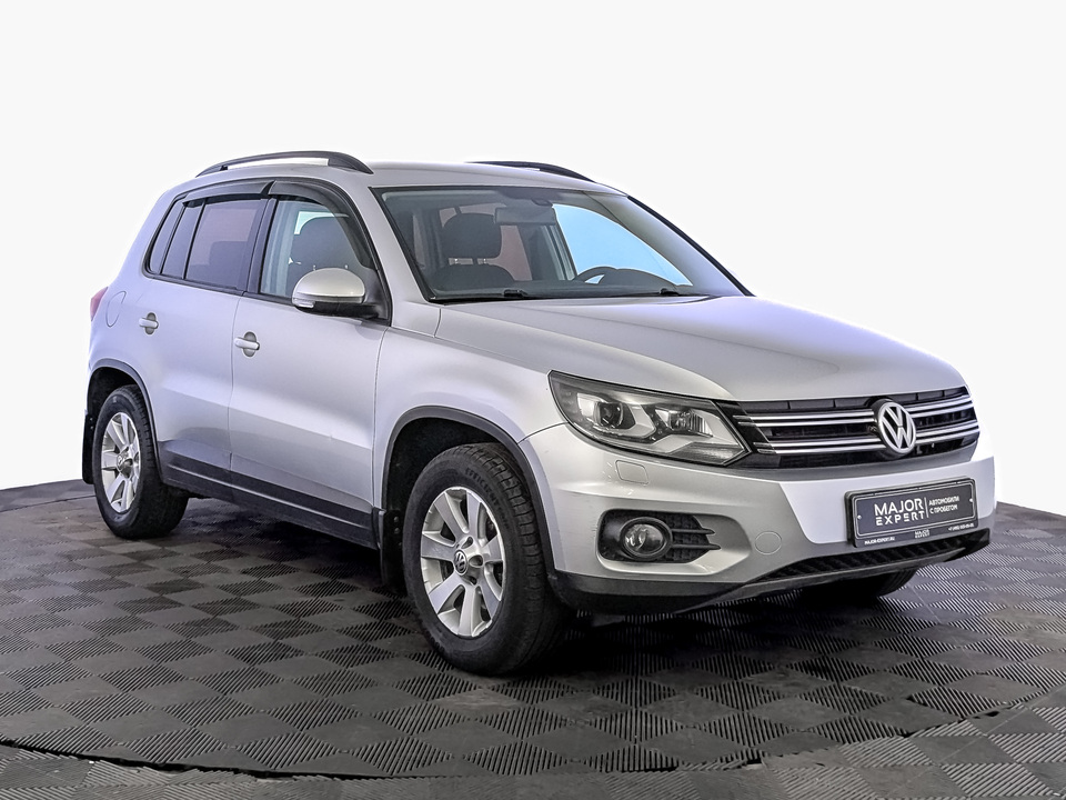 car-card-slide Volkswagen Tiguan 2012 141 671км фото №3