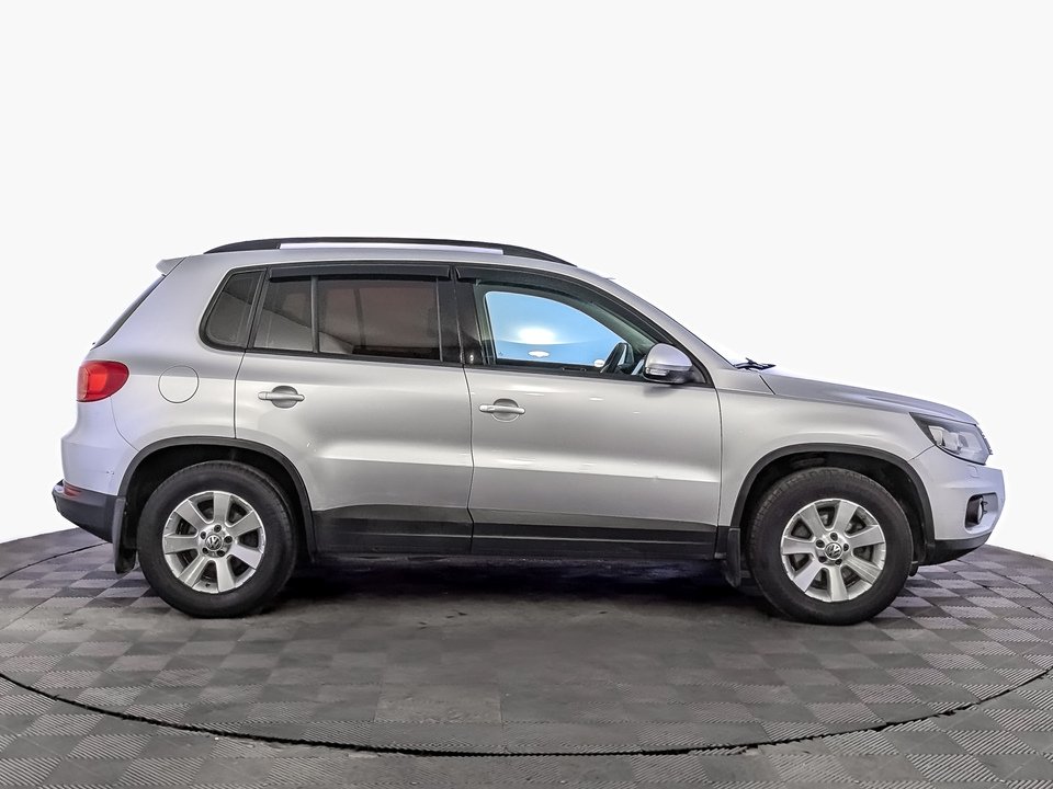 car-card-slide Volkswagen Tiguan 2012 141 671км фото №4