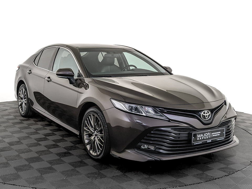 car-card-slide Toyota Camry 2018 117 076км фото №3