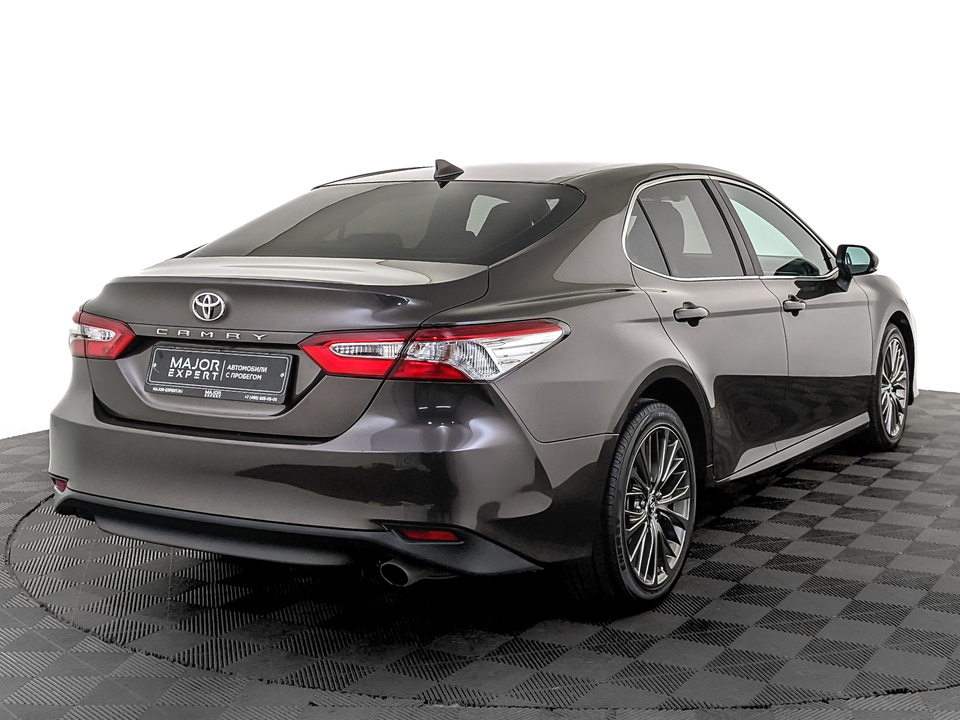 car-card-slide Toyota Camry 2018 117 076км фото №5