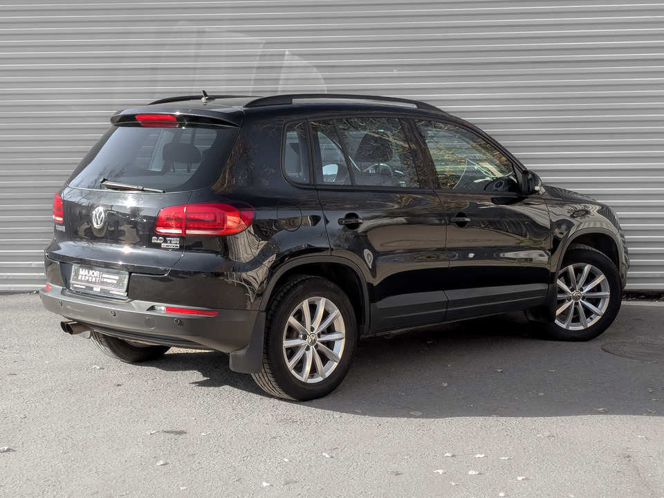 car-card-slide Volkswagen Tiguan 2016 39 114км фото №5