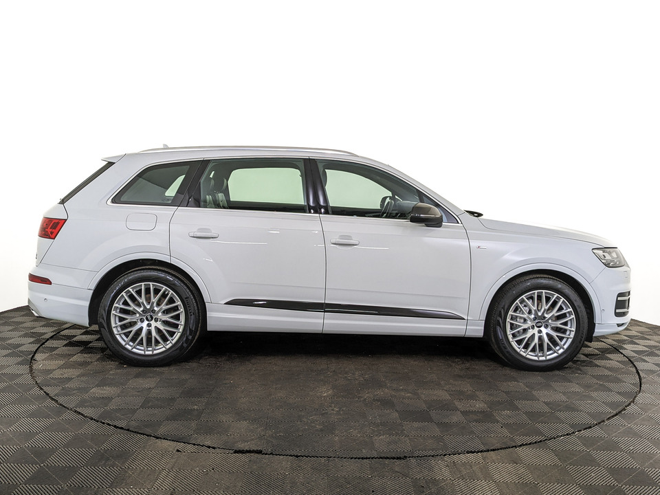 Audi Q7 2019 126 680км фото №4