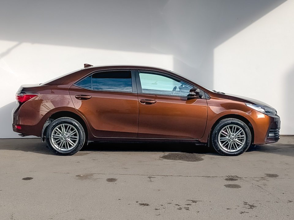 car-card-slide Toyota Corolla 2018 107 942км фото №4