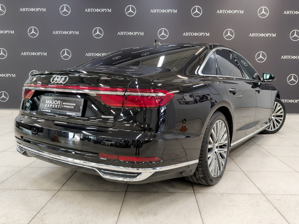 car-card-slide Audi A8 2018 114 544км фото №5
