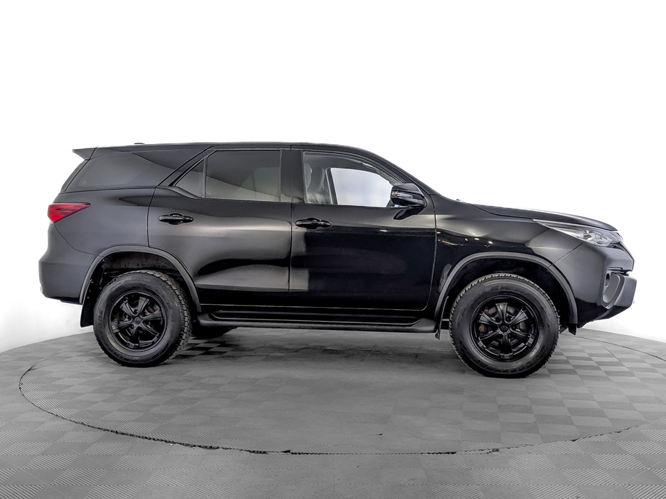 Toyota Fortuner 2019 76 190км фото №4