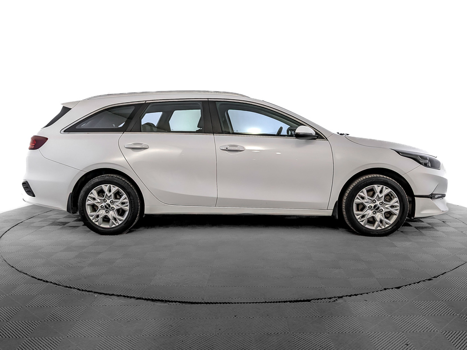 car-card-slide Kia Ceed 2021 80 578км фото №4
