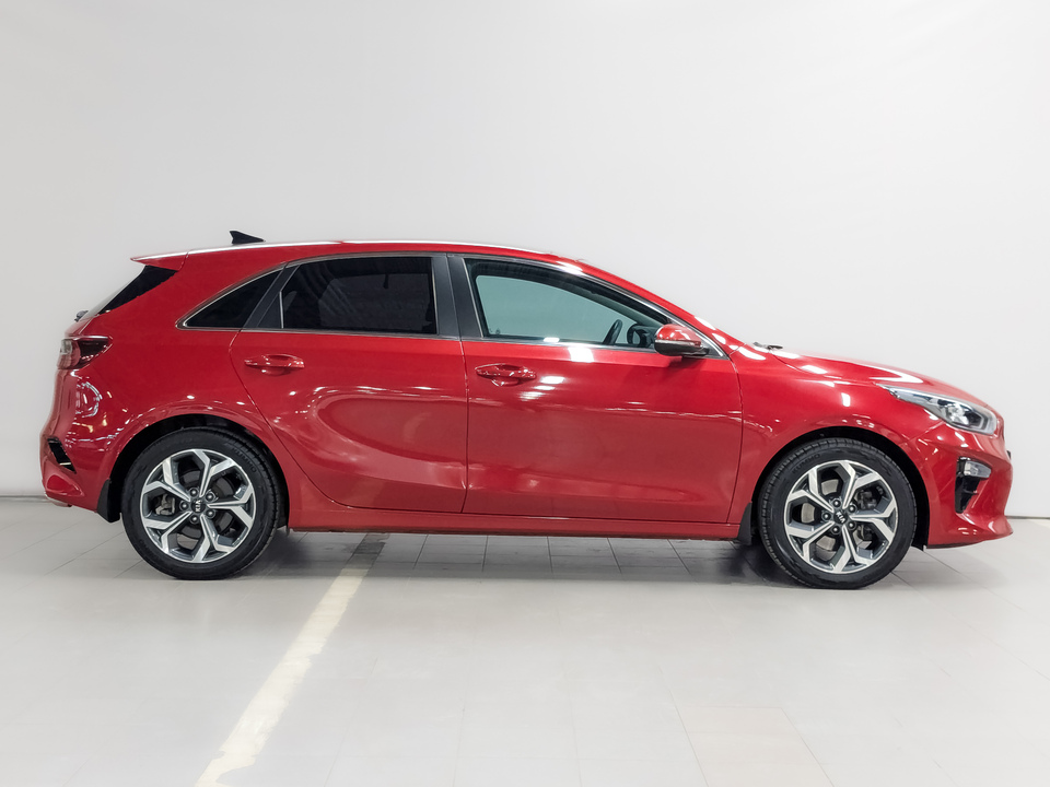 car-card-slide Kia Ceed 2019 29 967км фото №4